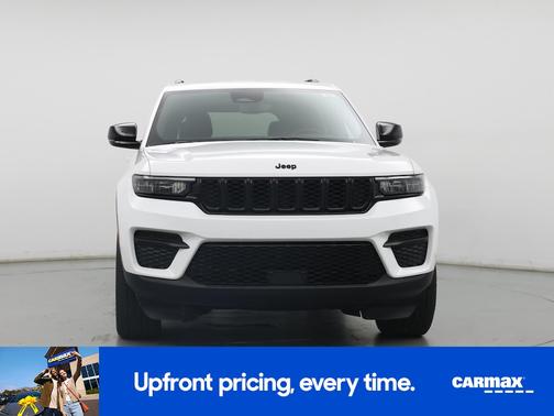 White 2023 Jeep Grand Cherokee Altitude