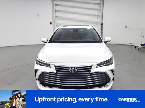 White 2019 Toyota Avalon Limited