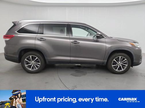 Gray 2019 Toyota Highlander XLE