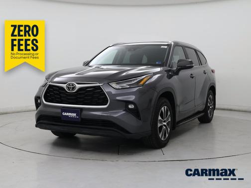Gray 2023 Toyota Highlander XLE