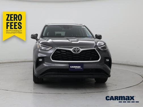 Gray 2023 Toyota Highlander XLE