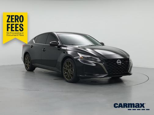 Black 2025 Nissan Altima SR