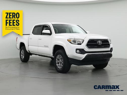 White 2017 Toyota Tacoma SR5
