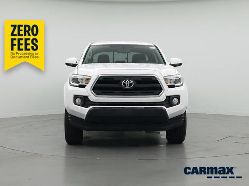 White 2017 Toyota Tacoma SR5