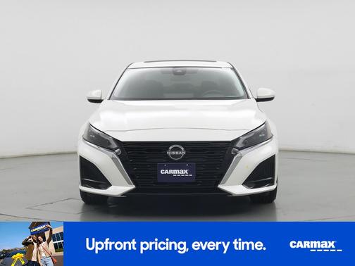 White 2023 Nissan Altima SV