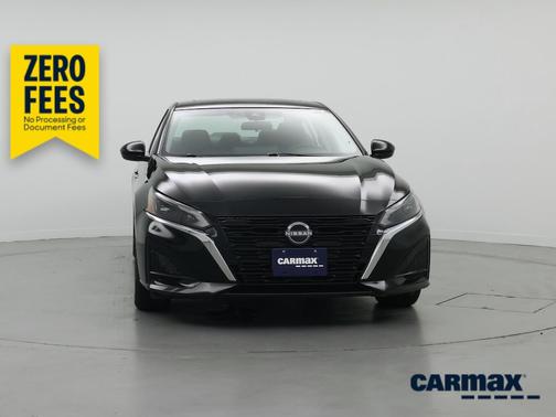 Black 2023 Nissan Altima SV