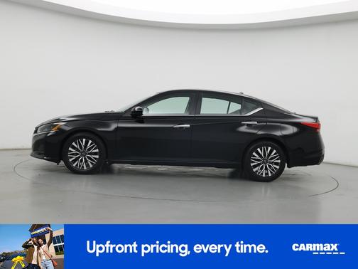 Black 2024 Nissan Altima SV