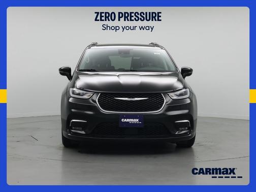 Black 2022 Chrysler Pacifica Touring L