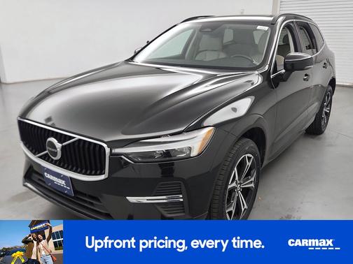 2022 Volvo XC60 B5 Momentum