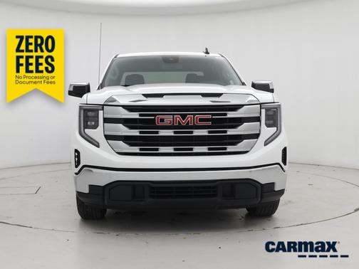 White 2024 GMC Sierra 1500 SLE