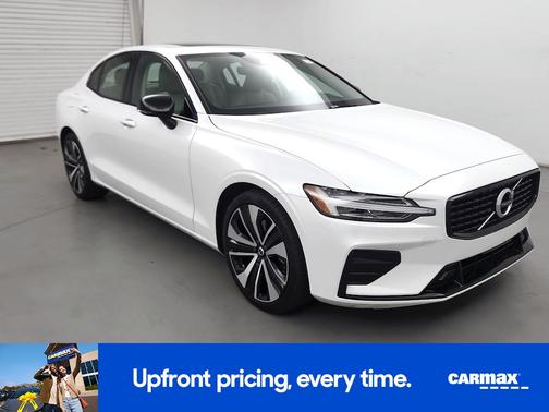 White 2022 Volvo S60 B5 Momentum