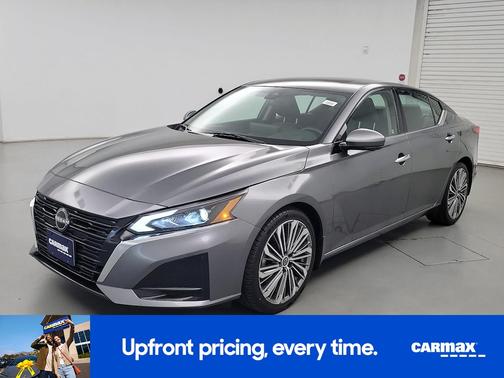 Gray 2023 Nissan Altima SL
