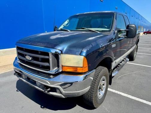 2001 Ford F-350 extended cab long bed truck