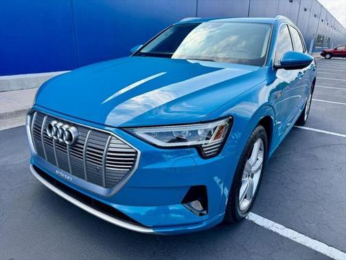 2019 Audi e-tron Premium Plus