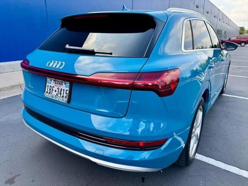 2019 Audi e-tron Premium Plus