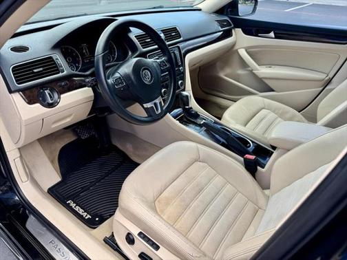 2014 Volkswagen Passat 1.8T Auto SEL Premium