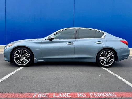 2017 INFINITI Q50 Hybrid Base