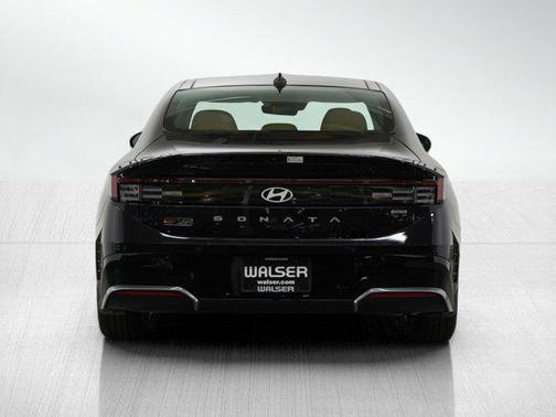 2024 Hyundai SONATA Hybrid Limited