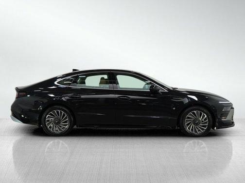 2024 Hyundai SONATA Hybrid Limited