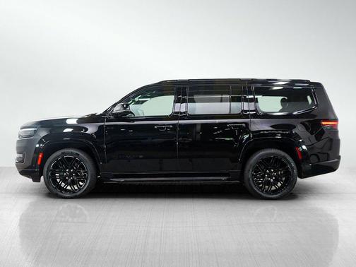 Diamond Black Crystal Pearlcoat 2024 Jeep Wagoneer Series II Carbide