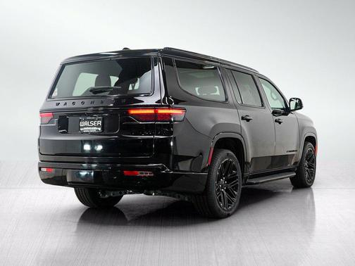 Diamond Black Crystal Pearlcoat 2024 Jeep Wagoneer Series II Carbide