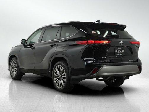 2022 Toyota Highlander Platinum