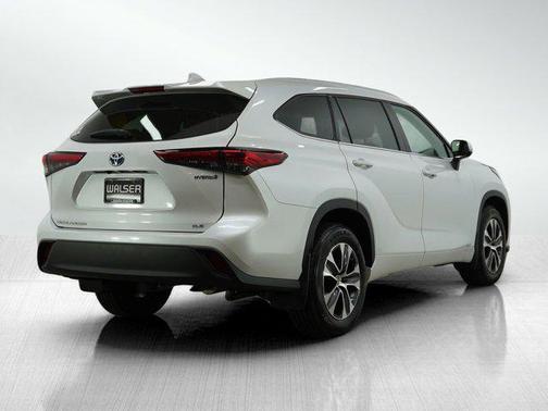 2022 Toyota Highlander Hybrid XLE
