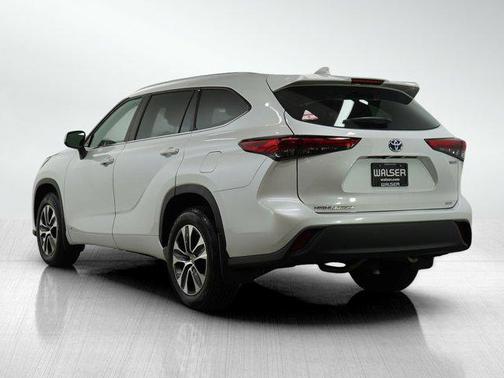 2022 Toyota Highlander Hybrid XLE
