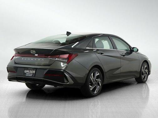 2025 Hyundai ELANTRA SEL