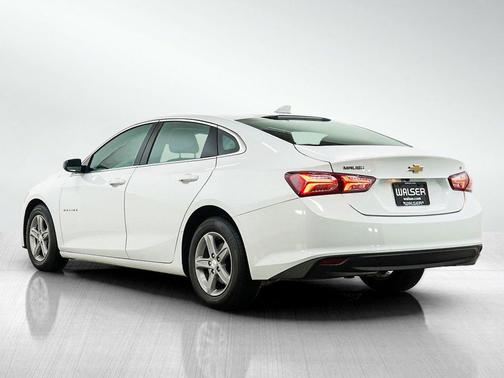 Summit White 2022 Chevrolet Malibu FWD LT