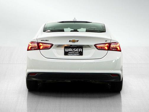 Summit White 2022 Chevrolet Malibu FWD LT