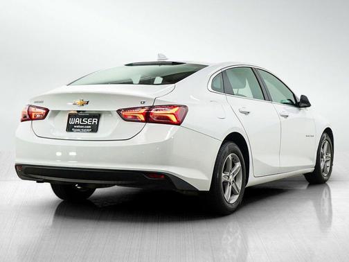 Summit White 2022 Chevrolet Malibu FWD LT