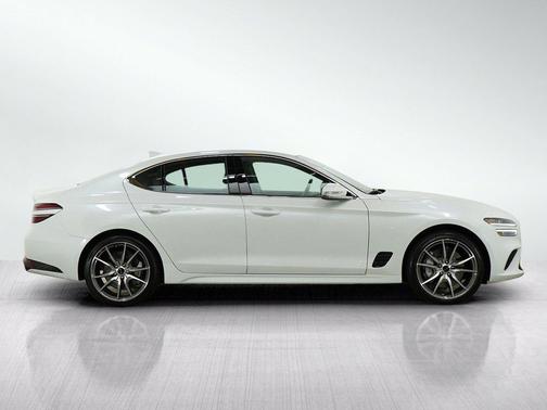 Uyuni White 2026 Genesis G70 2.5T AWD