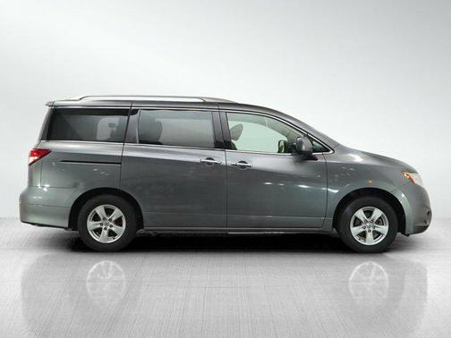Gun Metallic 2017 Nissan Quest SV