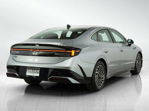 2024 Hyundai SONATA Hybrid SE