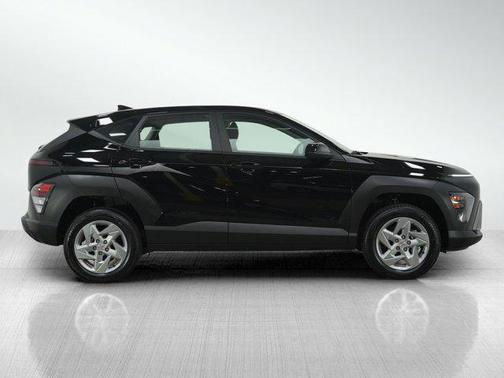 2025 Hyundai KONA SE