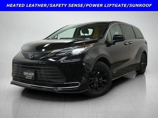 2021 Toyota Sienna XLE 8 Passenger