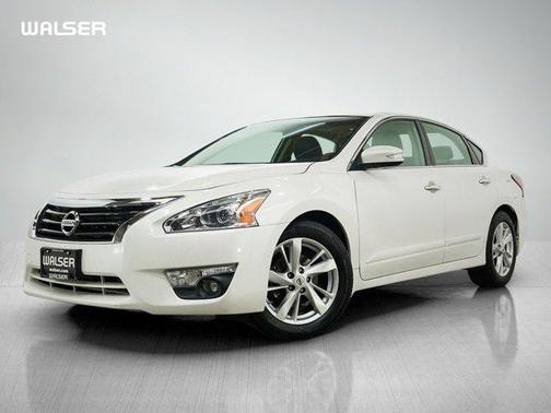 Pearl White 2014 Nissan Altima 2.5 SL