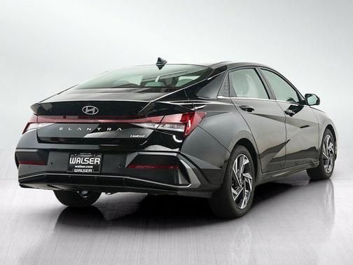 Abyss Black 2024 Hyundai ELANTRA Limited