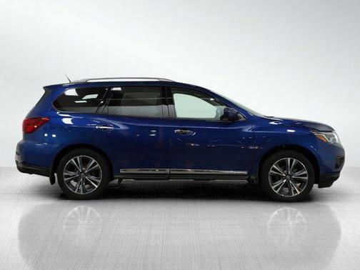 2017 Nissan Pathfinder Platinum