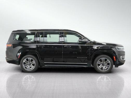Diamond Black Crystal Pearlcoat 2023 Jeep Wagoneer Series II