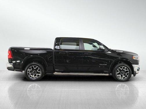 Diamond Black Crystal Pearlcoat 2025 RAM 1500 Laramie