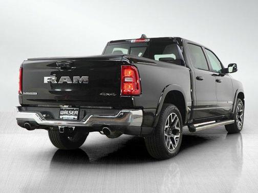 Diamond Black Crystal Pearlcoat 2025 RAM 1500 Laramie