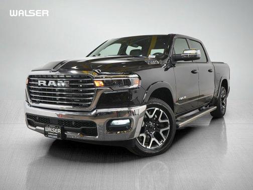 Diamond Black Crystal Pearlcoat 2025 RAM 1500 Laramie