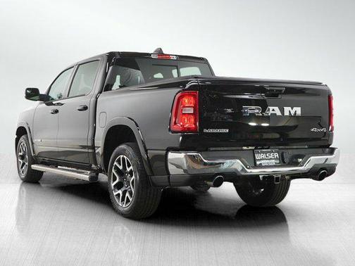 Diamond Black Crystal Pearlcoat 2025 RAM 1500 Laramie