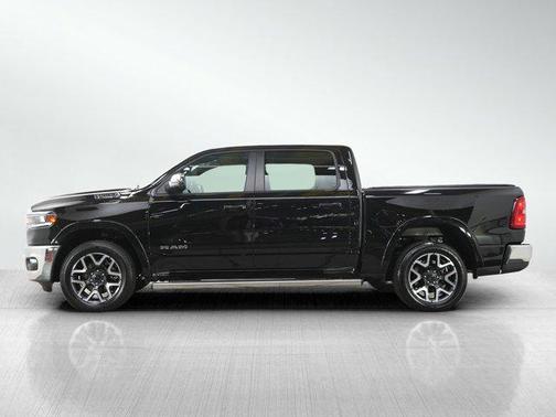 Diamond Black Crystal Pearlcoat 2025 RAM 1500 Laramie