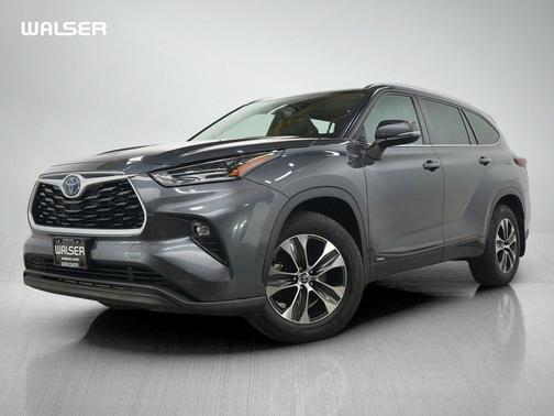 Magnetic Gray Metallic 2021 Toyota Highlander Hybrid XLE