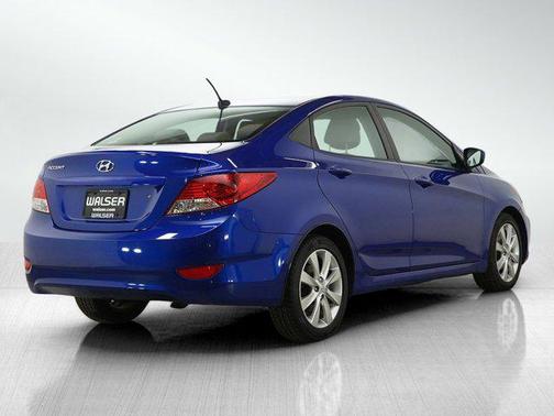 Marathon Blue Pearl 2013 Hyundai Accent GLS
