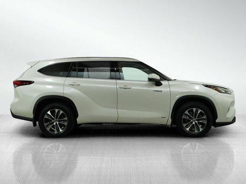 2020 Toyota Highlander Hybrid XLE