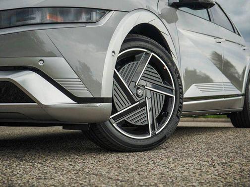2025 Hyundai IONIQ 5 Limited